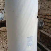 آبگرمکن ایستاده 190 لیتری و نردبان ویک عدد فرقون