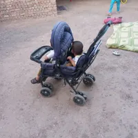 کالسکه دوقلویی
