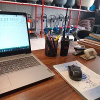 یک خانواده موجه برای سرایداری و کار در فروشگاه