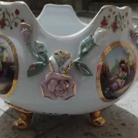 تعدادی وسایل تزئینی ماشین حساب و باکس و اسپیکر