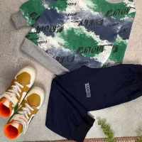 لباس بچگانه|لباس|ماکو, |دیوار