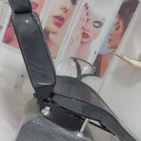 صندلی اصلاح نو ویک عدد سرشور  زنانه دوعدد پارتیشن