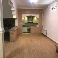 ویلایی تریبلکس غرق نورباحیاط جای پارک ماشین