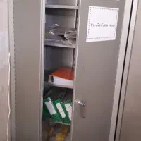 صندلی .میز .کمد فلزی بایگانی.یخچال|دفتر کار|لار, |دیوار