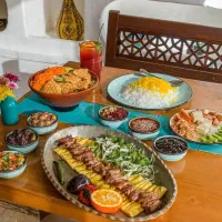 آشپز یا کمک آشپز ایرانی وارد به تخته کاری