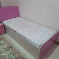 تخت خواب نوجوان به همراه تشک|تخت و سرویس خواب|شیراز, قدوسی غربی|دیوار