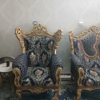 فرش وساعت ومیزناهارخوری مبل سلطنتی