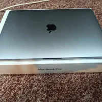 مک بوک پرو M2 2022