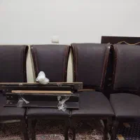 میز غذاخوری چهار نفره. تمیز