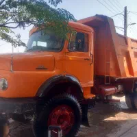 حمل پسته و شن و ماسه