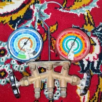 گیج فشار دوقلو