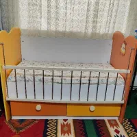 تخت خواب کودک به همراه خوشخواب