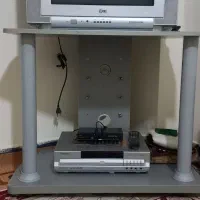 تلوزیون صفحه تخت ۲۱ اینچ