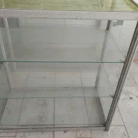 سه عدد ویترین شیشه ای الومینیومی
