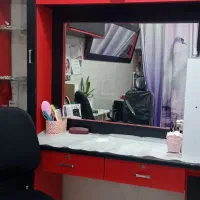 وسایل کامل آرایشگاه پرده هم دارم