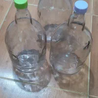 بطری شیشه ای بزرگ