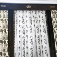 پرده همراه با کتیبه