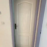 یک جفت در سرویس و یک در اتاق