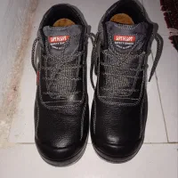 کفش کار ایمنی عایق برق یحیی