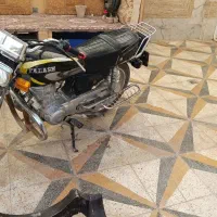 فروش موتور سیکلت تلاش 125 کاربرات مدل 94 در حد نو