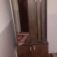 جاکفشی و چوب لباسی