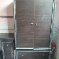 یک عدد کمد لباسی دراور در حد نو