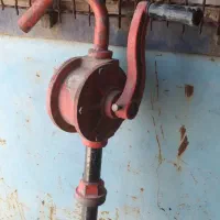 یک عدد تلمب روغن و غیره