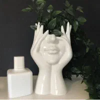 استخدام منشی در سالن زیبایی