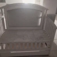 تخت زیبا با کشوی بزرگ