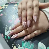 خدمات آرایشی،ناخن،مژه،رنگ مو آرایش دائم