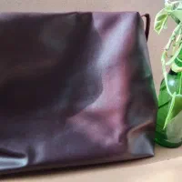 کیف چرم نسبتا بز رگ|کیف، کفش، کمربند|رشت, فلسطین|دیوار