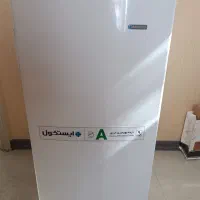 یخچال فریزر مینی ایستکول ۹ فوت