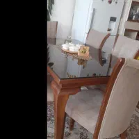 میز نهار خوری شش نفره .