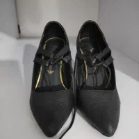 کفش پاشنه دار