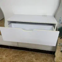 باکس دیواری و میز