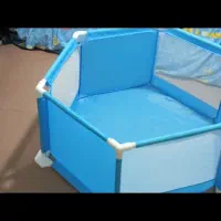 پارک کودک و دستکش بوکس