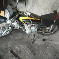 125 مدل 89مدارک دار بدون بیمه و کارت سوخت