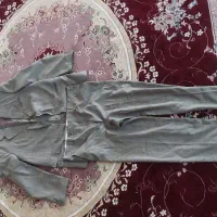 یک دست کت شلوار و دو عدد کت خالی