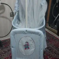 گهواره کودک چرخ دار