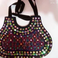 انواع کیف|کیف، کفش، کمربند|اندیشه, اندیشه فاز ۱|دیوار