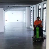 استخدام نیرو نظافتی در پاساژ
