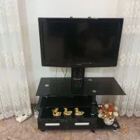 تلویزیون با میز