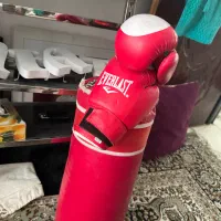 کیسه بوکس‌و دستکش بوکس