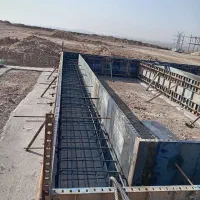 نیازمند نیروی کار.