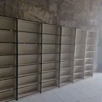 قفسه چوبی ایستاده