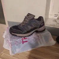 کتونی برند|کیف، کفش، کمربند|هشتگرد, هشتگرد قدیم|دیوار