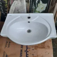 روشویی کار کرده بدون شکستگی