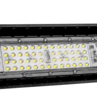 پروژکتور ۵۰ وات پارس شعاع توس