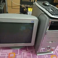 کامپیوتر کیس با مانیتور