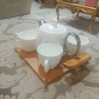 قوری و سینی و ۴ فنجان چای خوری